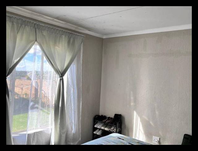 2 BEDROOM TOWNHOUSE FOR SALE IN TERENURE